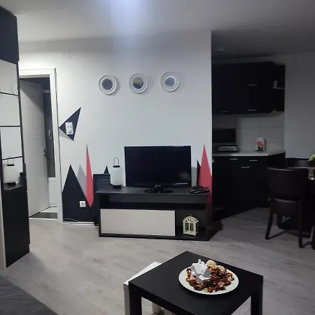 4 Apartament *